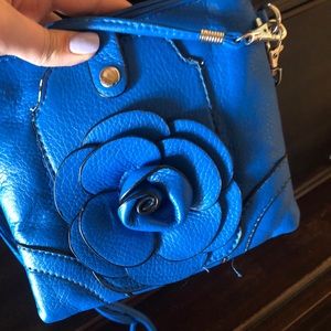 Flower crossbody your phone can fit in